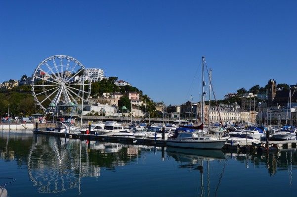 Buyers Pay a Premium for Homes on the English South Coast