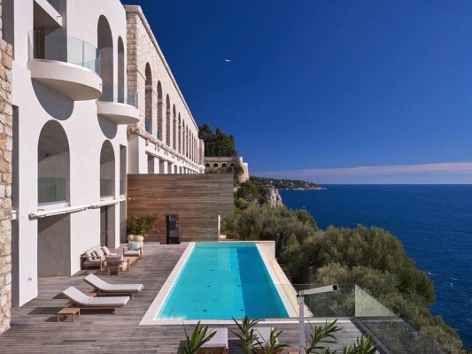 Service Remains Key to Success in Luxury Riviera Market